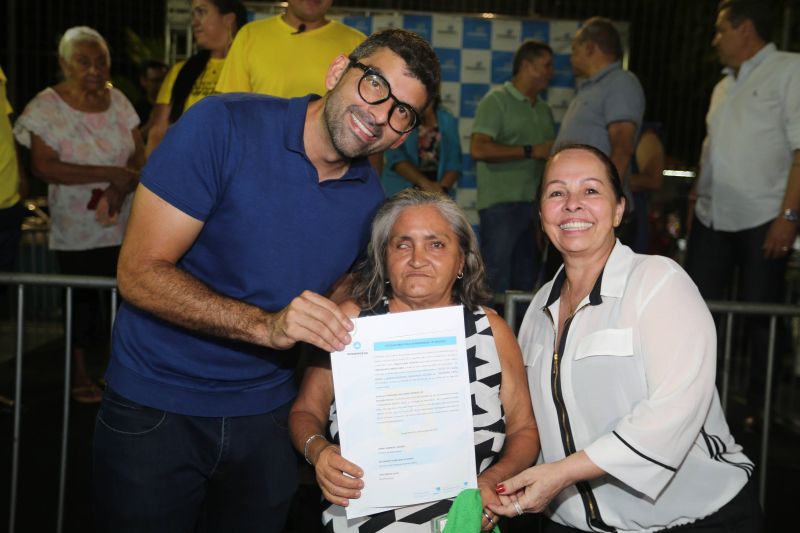 Entrega títulos de propriedade na comunidade park Anne no conjunto Júlia Seffer