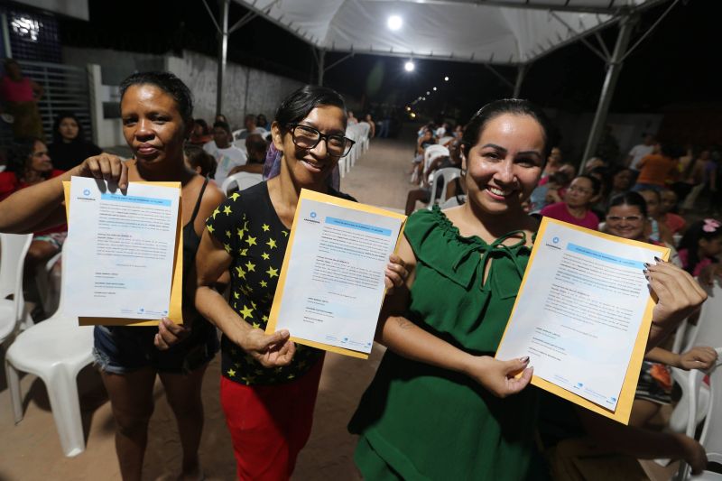 Entrega tÍtulos de propriedade através do programa Ananindeua Legal no Distrito industrial