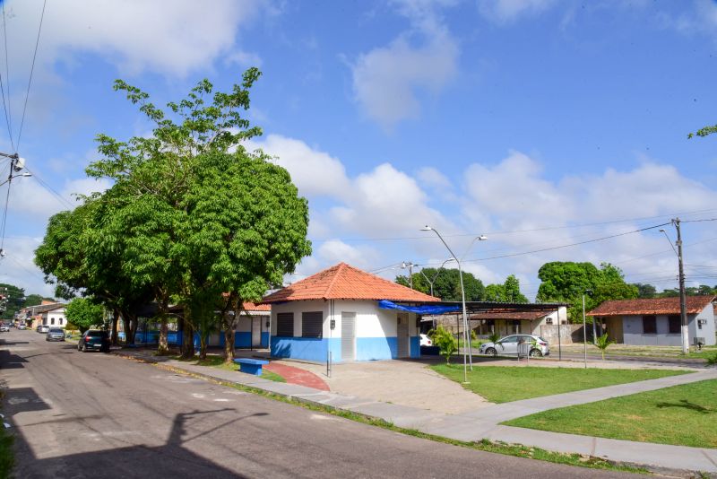 Praça do Park Anne, quadra e espaço de alimentação no conjunto Júlia Seffer