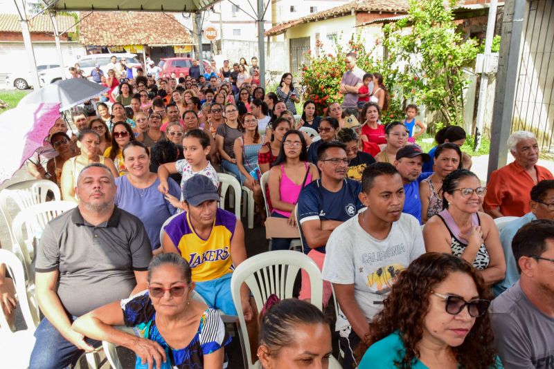 Entrega de Títulos de Propriedade na Comunidade Floresta Parque, através do Programa Ananindeua Legal no bairro Centro