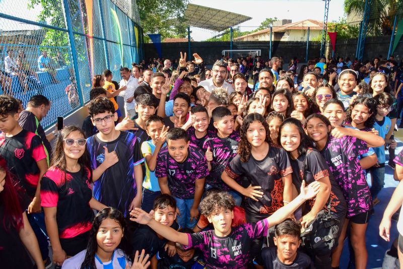 Entrega da quadra coberta da escola Cândida Santos de Souza e abertura dos jogos no Distrito Industrial