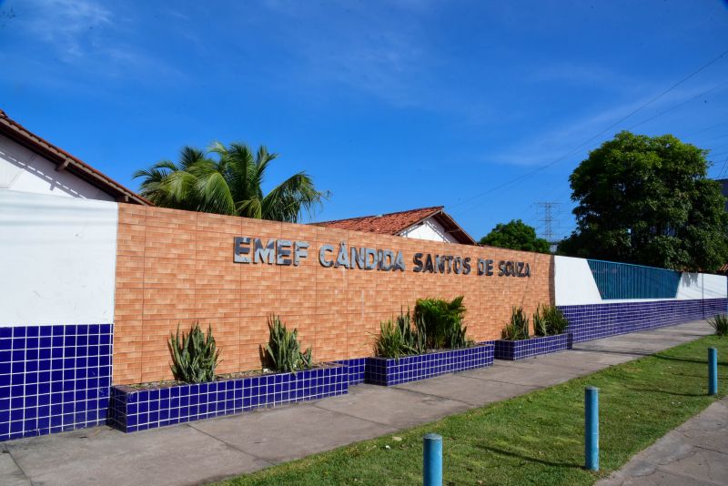 Entrega da quadra coberta da escola Cândida Santos de Souza e abertura dos jogos no Distrito Industrial