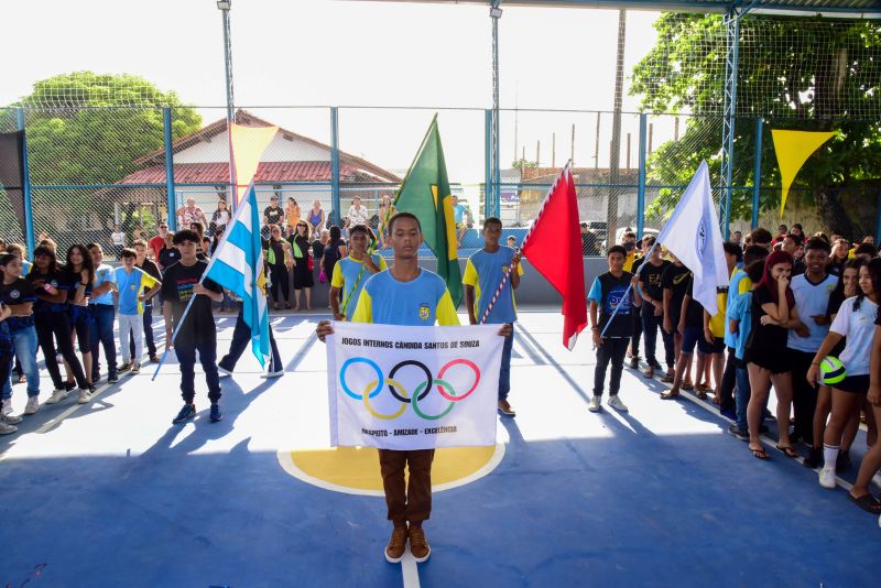 Entrega da quadra coberta da escola Cândida Santos de Souza e abertura dos jogos no Distrito Industrial