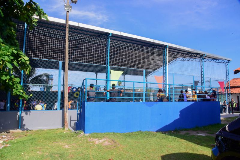 Entrega da quadra coberta da escola Cândida Santos de Souza e abertura dos jogos no Distrito Industrial