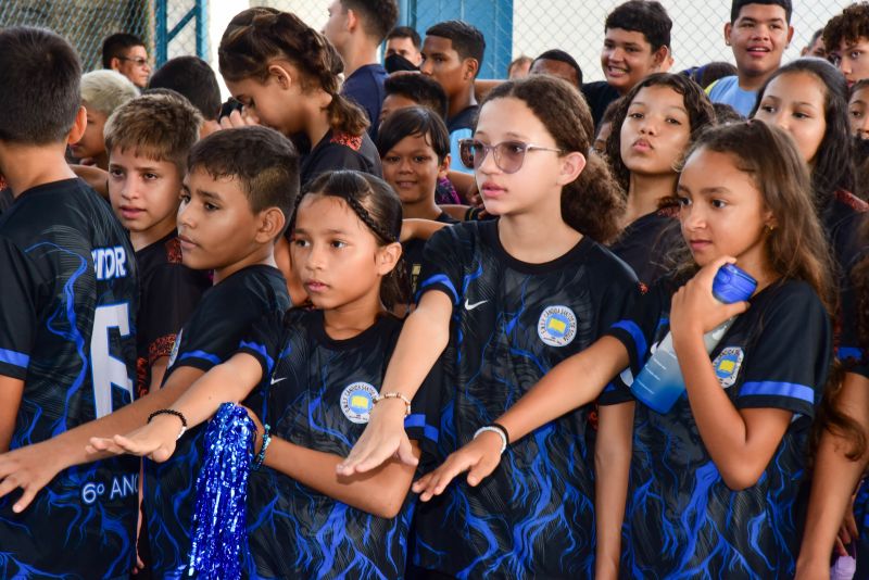 Entrega da quadra coberta da escola Cândida Santos de Souza e abertura dos jogos no Distrito Industrial