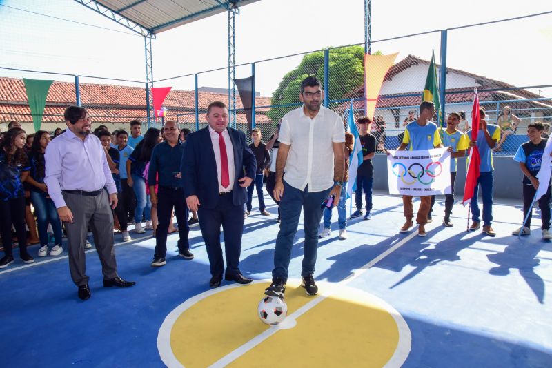 Entrega da quadra coberta da escola Cândida Santos de Souza e abertura dos jogos no Distrito Industrial