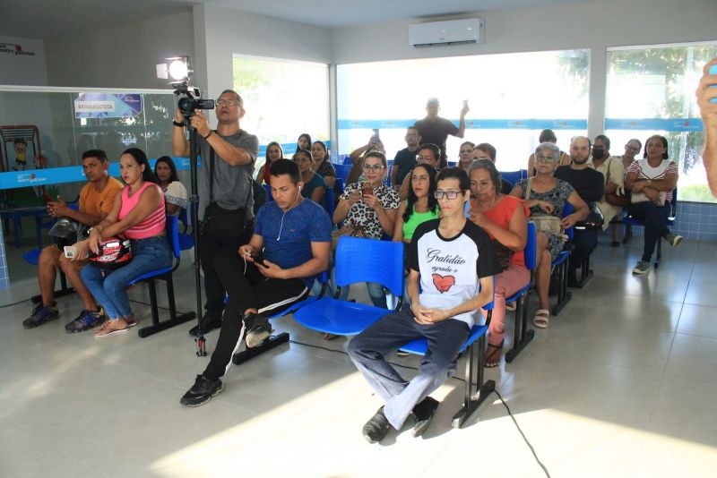 Entrega dos certificados dos pacientes atendidos no Programa Implante um Sorriso na unidade Paulo Frota