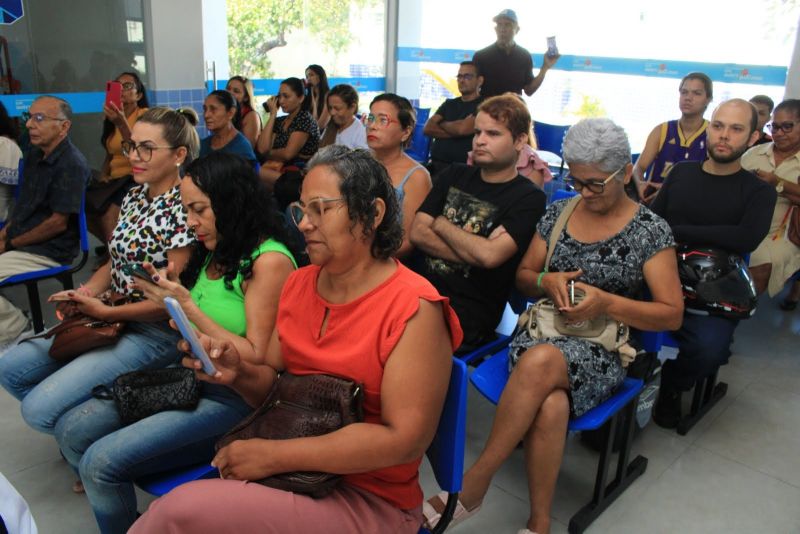 Entrega dos certificados dos pacientes atendidos no Programa Implante um Sorriso na unidade Paulo Frota