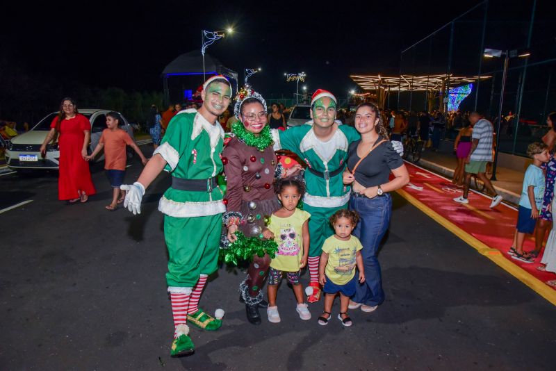 Espetáculo Natalino e Natal de Amor na Orla de Ananindeua