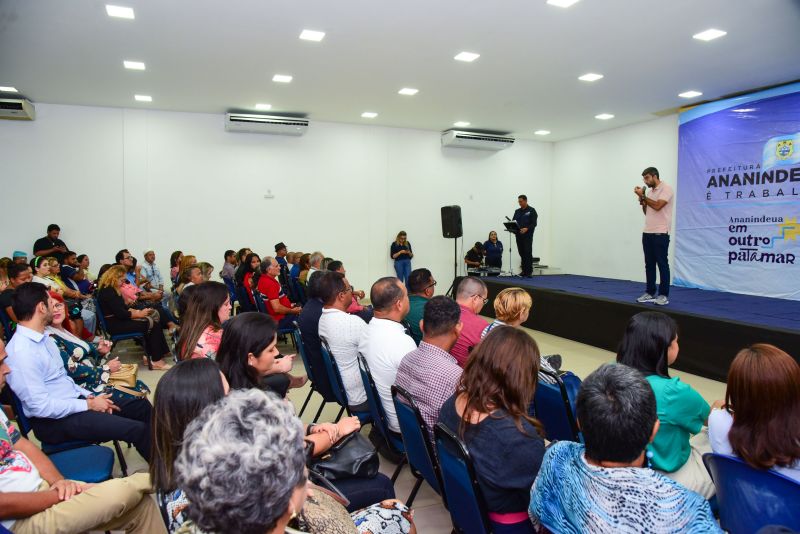 Cerimônia de posse do Conselho Municipal de Assistência Social e Conselho Municipal da Criança e Adolescente na ACIA