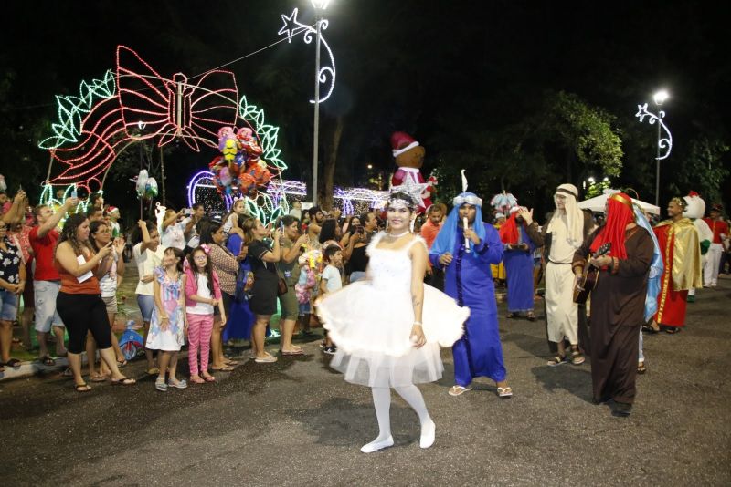 Parada Natalina no Bosque Marajoara no Júlia Seffer