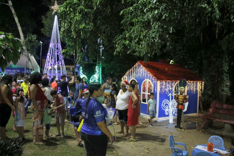 Parada Natalina no Bosque Marajoara no Júlia Seffer