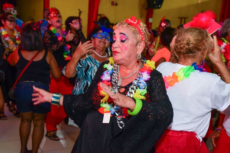 Baile de Máscaras da Melhor Idade no clube Asbep