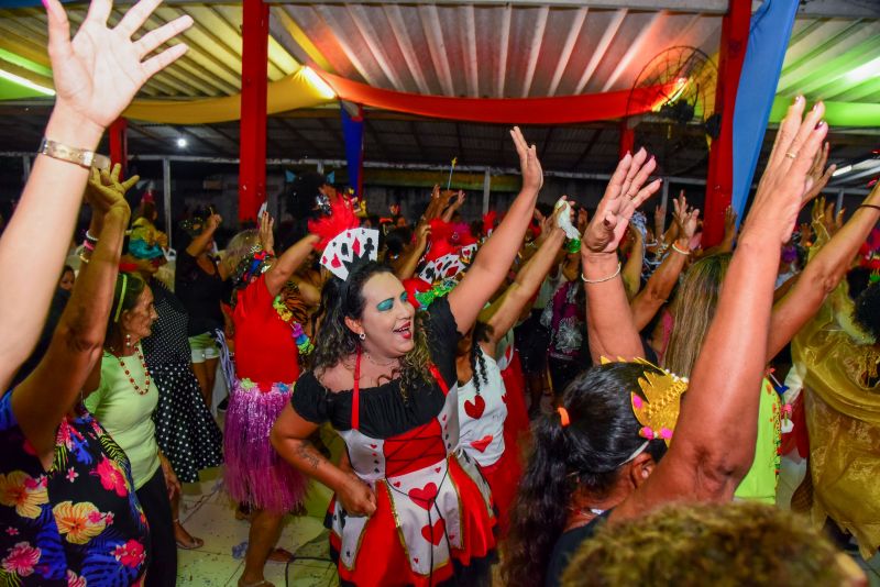 Baile de Máscaras da Melhor Idade no clube Asbep