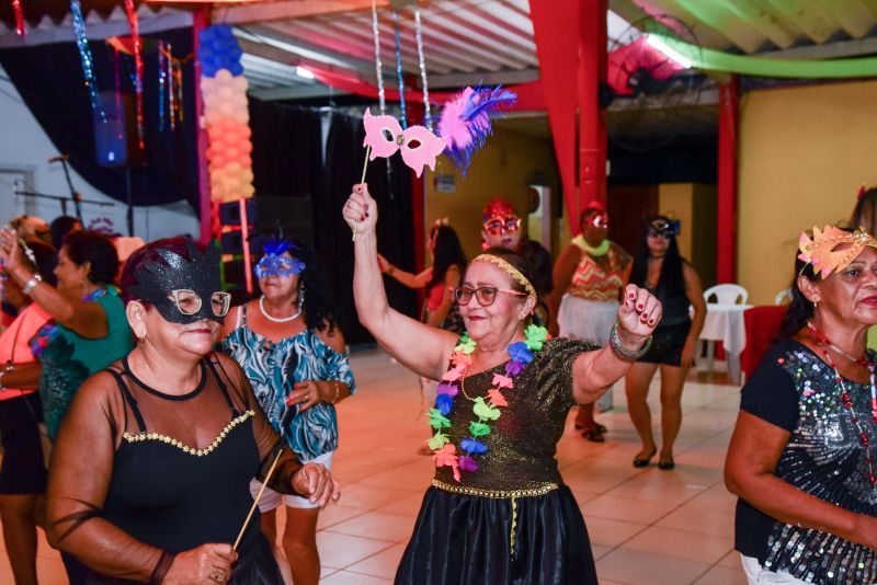 Baile de Máscaras da Melhor Idade no clube Asbep