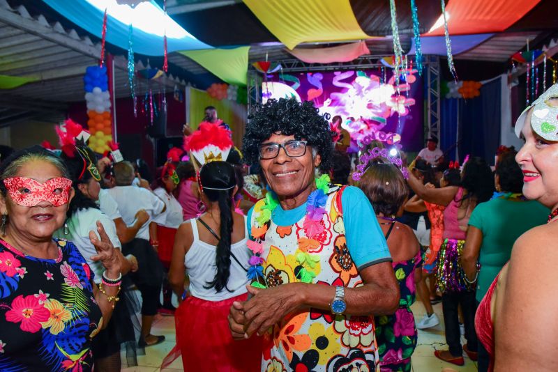 Baile de Máscaras da Melhor Idade no clube Asbep