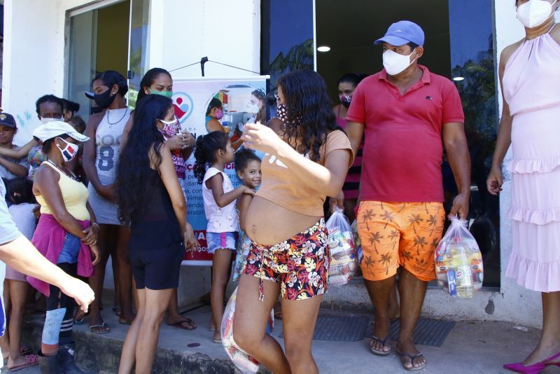 Entrega de cestas básicas de alimentos do Programa Ananin Solidário e visita na Comunidade Santana do Aurá