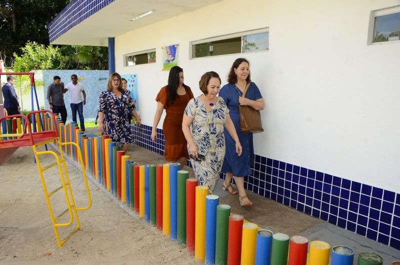 Secretária de Educação Leila Freire e a Consulesa de Portugal visitam as escolas Carlos Marighella e Laércio Barbalho