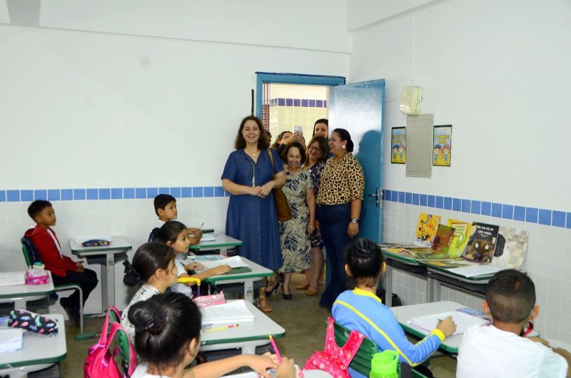 Secretária de Educação Leila Freire e a Consulesa de Portugal visitam as escolas Carlos Marighella e Laércio Barbalho