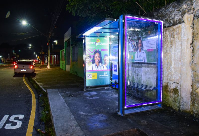 Abrigo de Ônibus com Iluminação Em Led na Avenida Cláudio Sanders