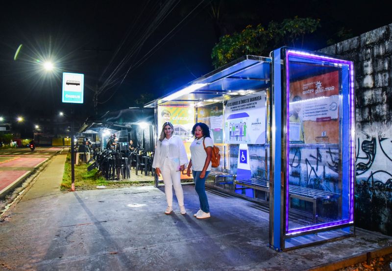 Abrigo de Ônibus com Iluminação Em Led na Avenida Cláudio Sanders