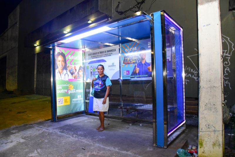 Abrigo de Ônibus com Iluminação Em Led na Avenida Cláudio Sanders