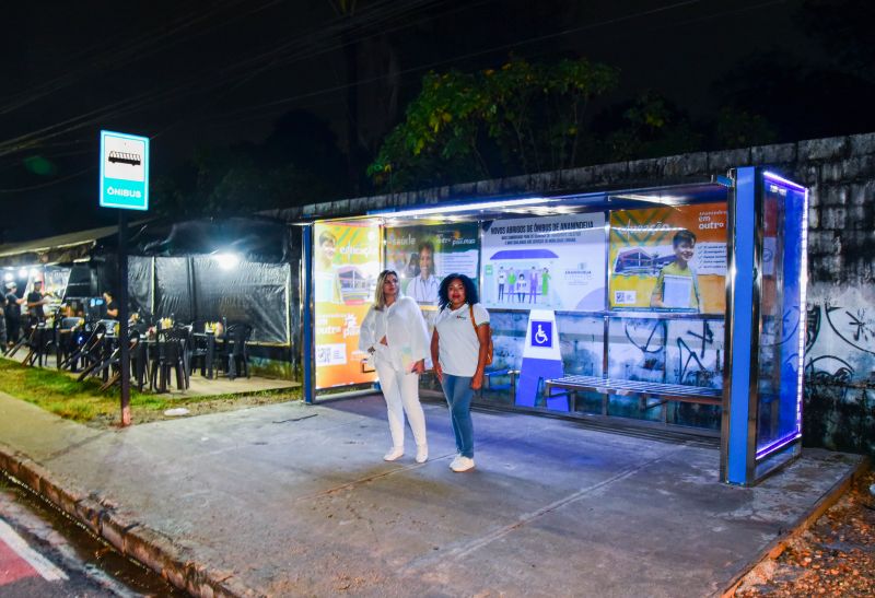 Abrigo de Ônibus com Iluminação Em Led na Avenida Cláudio Sanders