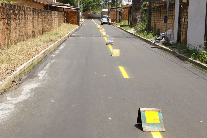 Sinalização na Alameda A, rua Celestino Rocha na Águas Lindas