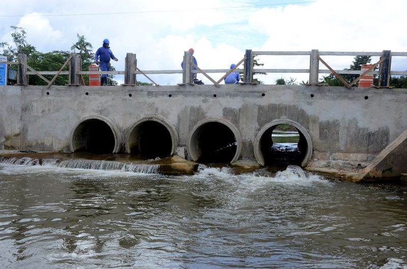 Obras na ponte da rua 2 De Junho com o canal da Toras sendo Concluída – Águas Brancas