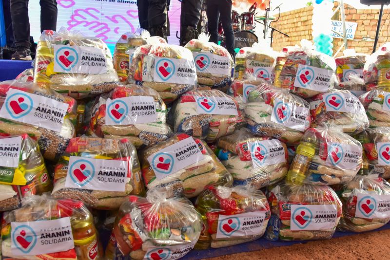 Programa Ananin Solidária, entrega de cestas básicas na comunidade Jardim das Oliveiras em Águas Brancas