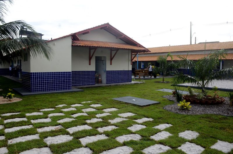 Reinaugurada 45° escola totalmente revitalizada e informatizada com laboratório de informática- Escola Santa Terezinha no bairro Coqueiro
