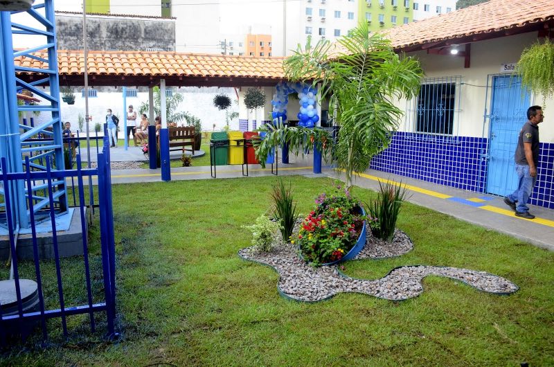 Reinaugurada 45° escola totalmente revitalizada e informatizada com laboratório de informática- Escola Santa Terezinha no bairro Coqueiro