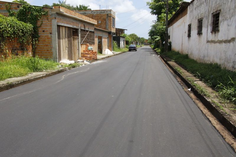Obras e asfalto na rua Gerson Monteiro no Bairro Icui