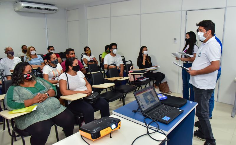 Primeira turma o Curso de Capacitação dos Batedores de Açaí