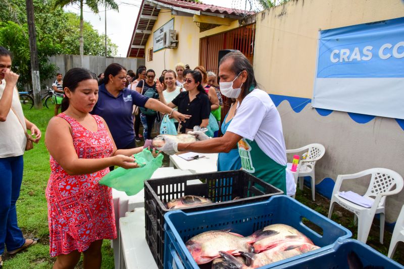 Doação de peixes nos CRAS de Ananindeua