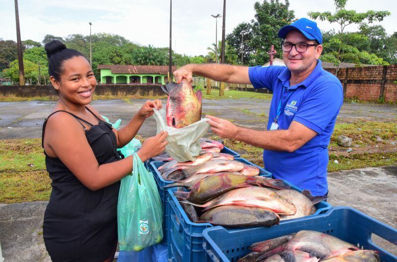 Doação de peixes nos CRAS de Ananindeua