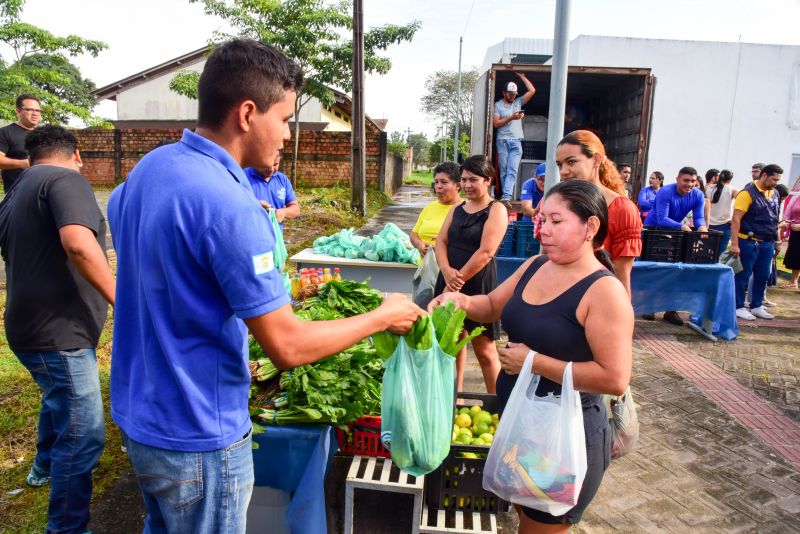 Doação de peixes nos CRAS de Ananindeua