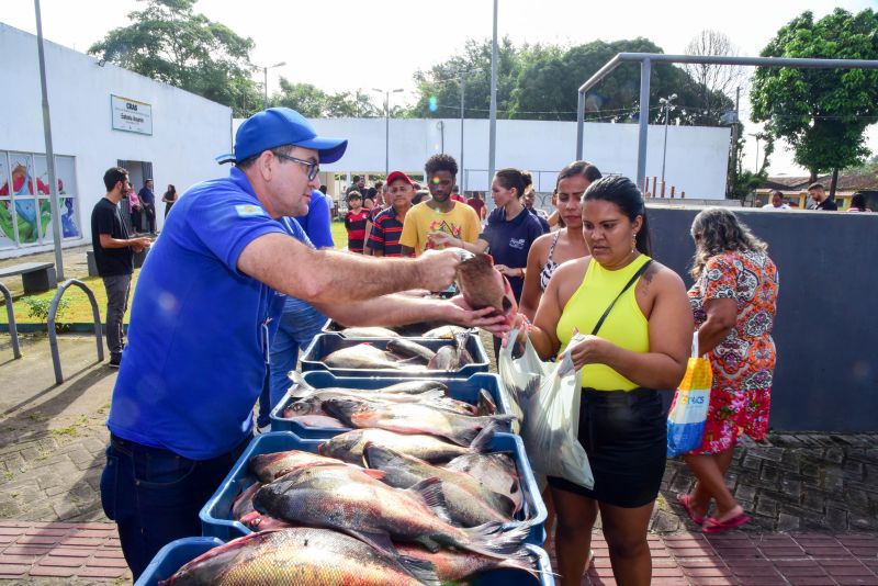 Doação de peixes nos CRAS de Ananindeua