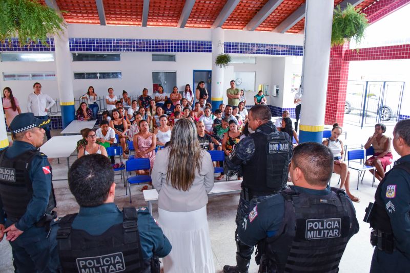 Reunião com os Pais, Professores, Guarda Civil Municipal e Polícia Militar na CMREI Sebastiana Paes Barreto
