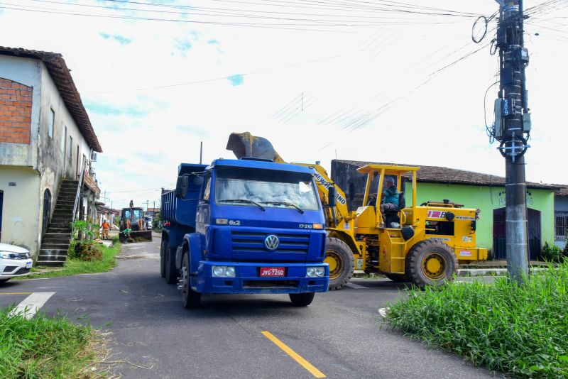 Mutirão de Limpeza no Bairro de Águas Brancas