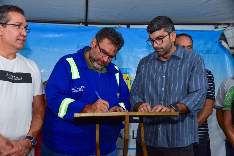 Assinatura de Ordem de Serviço para Pavimentação Asfáltica da rua Do Fio no bairro Maguari