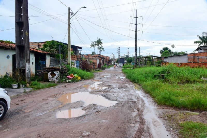 Assinatura de Ordem de Serviço para Pavimentação Asfáltica da rua Do Fio no bairro Maguari