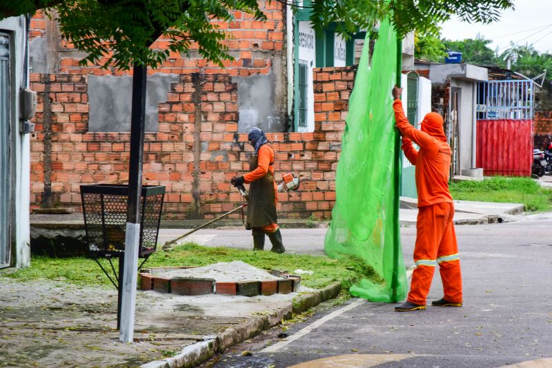 Programa Prefeitura Em Movimento, Imagens de roçagem e limpeza da rua Antonio Concelheiro na comunidade Marighella no Aurá