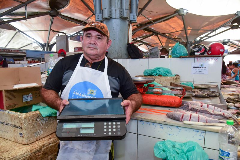 Entrega de equipamentos para feirantes da feira Cidade Nova IV e lançamento do aplicativo Feira Top Ananin
