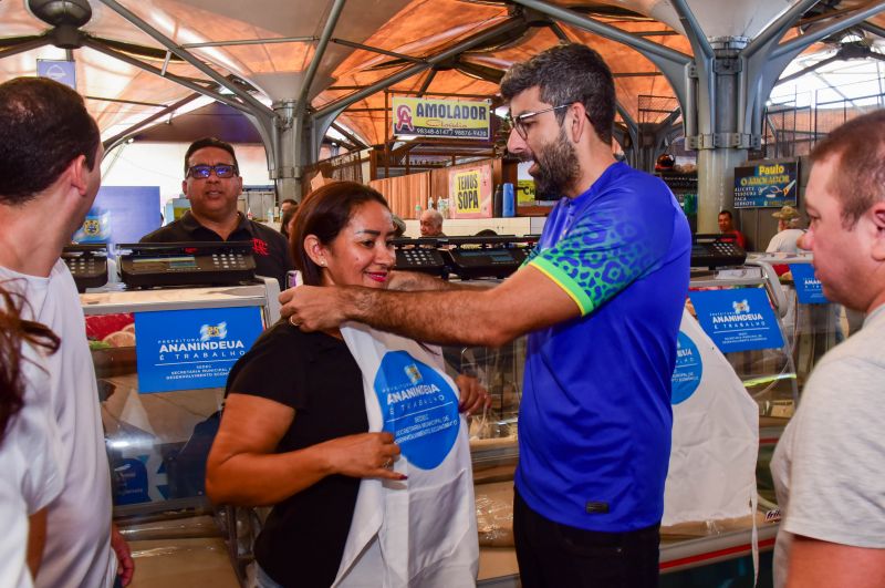 Entrega de equipamentos para feirantes da feira Cidade Nova IV e lançamento do aplicativo Feira Top Ananin
