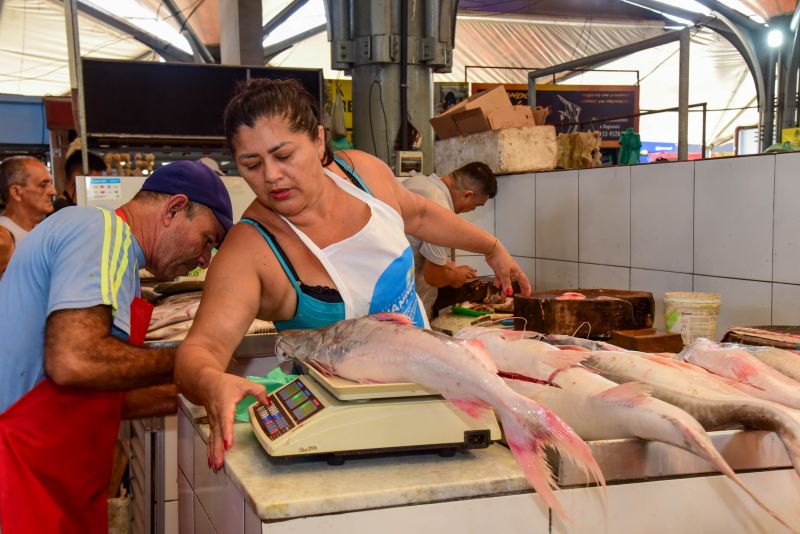 Entrega de equipamentos para feirantes da feira Cidade Nova IV e lançamento do aplicativo Feira Top Ananin
