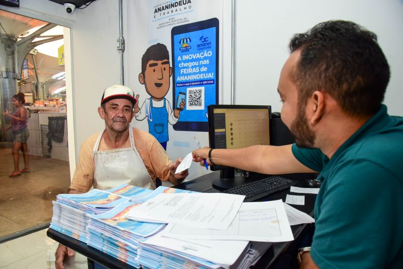 Entrega de equipamentos para feirantes da feira Cidade Nova IV e lançamento do aplicativo Feira Top Ananin
