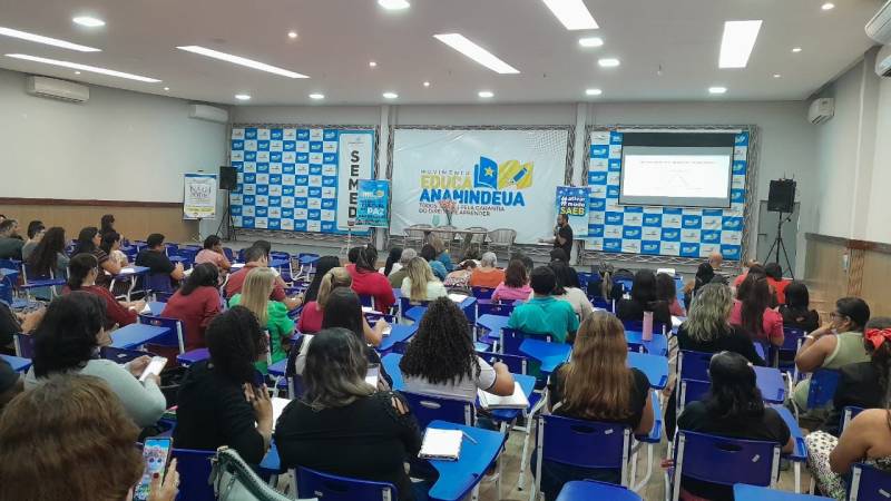 4° Ciclo de Formação Continuada com professores de português e matemática 