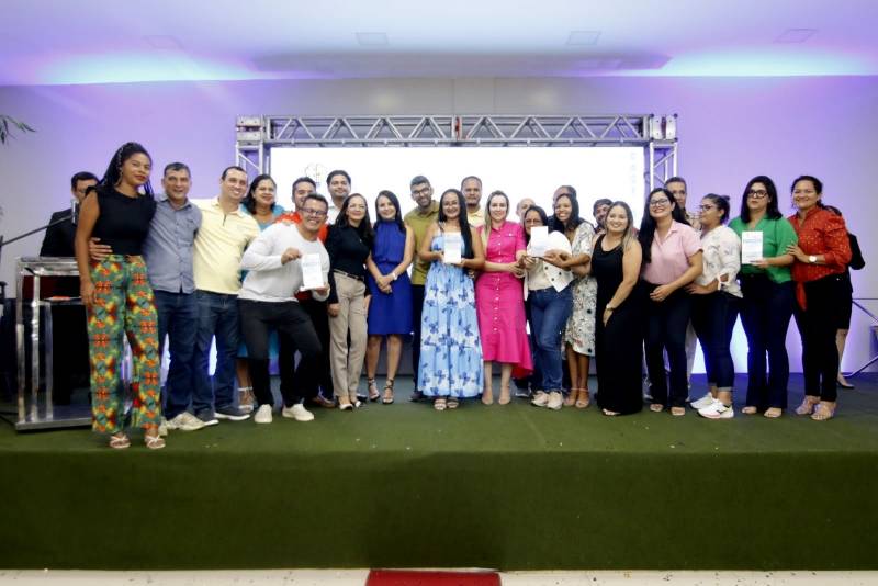 Ananindeua premia servidores públicos municipais