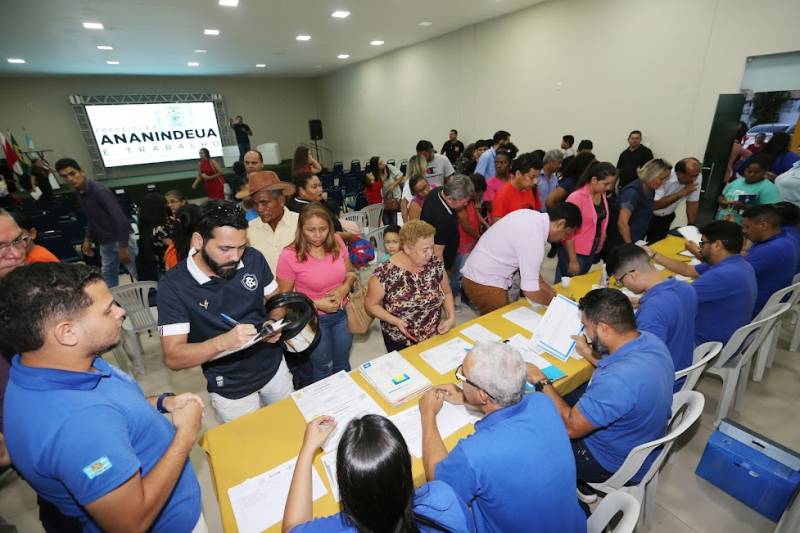 Gestão realiza palestra com sócio-fundador do Point do Açaí e entrega certificação para batedores do município 